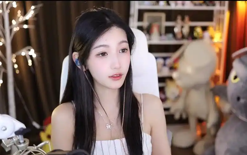 斗鱼-叶知秋vanessa_2022-07-05-2045_07-05-2110_秋:钻粉狂欢卡 越