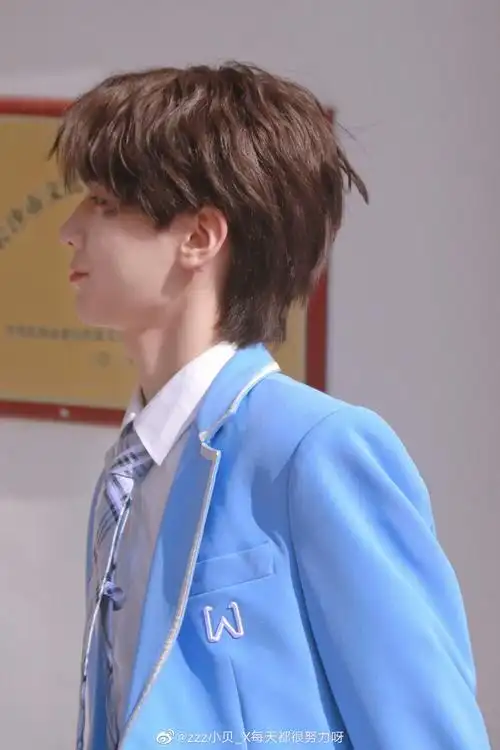 郭震 郭震 震震子 sky郭震 小狮子 赞 评论 收藏 更多