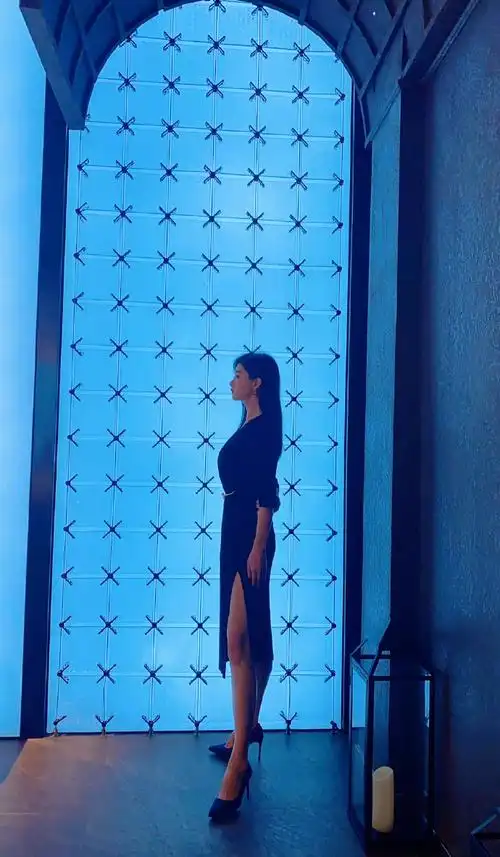 蒋欣超话#蒋欣又瘦了好多#好漂亮啊!这是华妃娘娘还是青春美少女啊