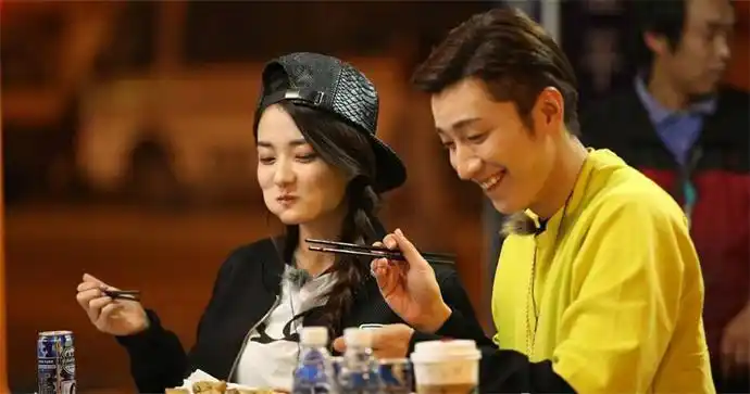 徐璐乔任梁网友狠批综艺情侣表面秀恩爱实则全靠做戏