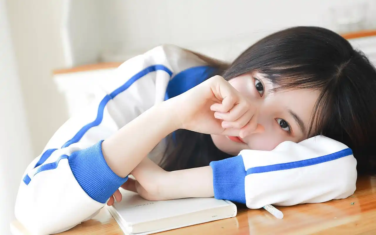 校服美女学生妹高清桌面壁纸图片