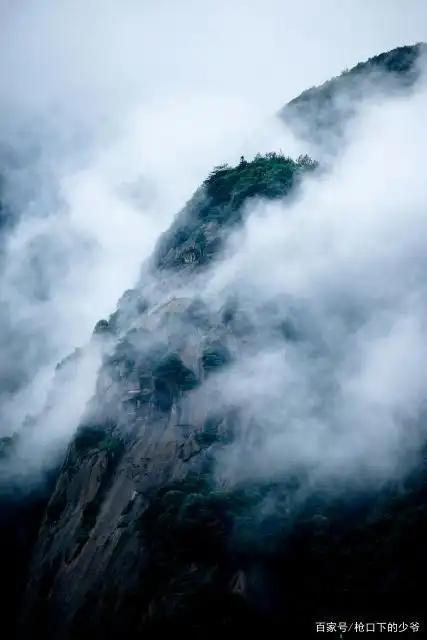 云雾缭绕,人间仙境