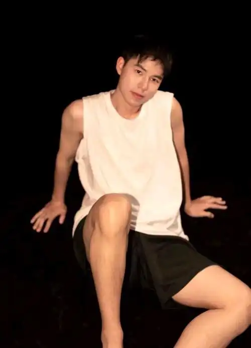 湘南学院的19岁浙江小哥,他的气质真不错!