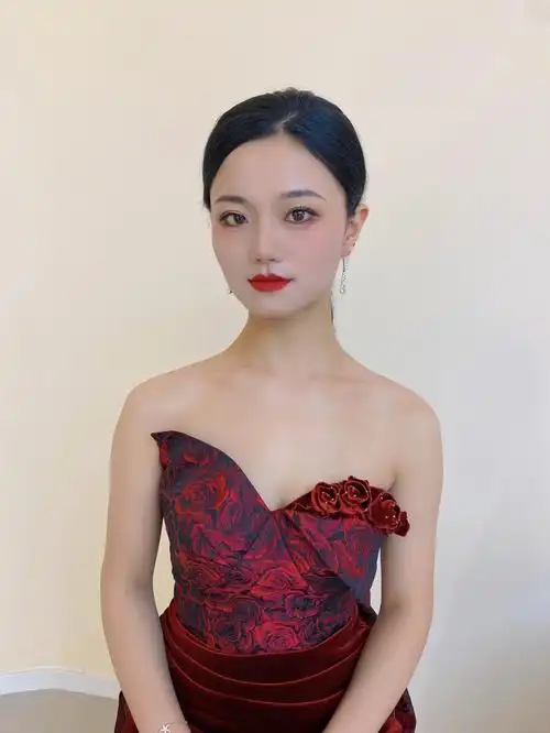 敬酒服发型简单优雅气质