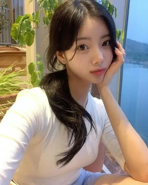 7美女时尚家居自拍4/ 7美女时尚家居自拍5/ 7美女时尚家居自拍6/ 7