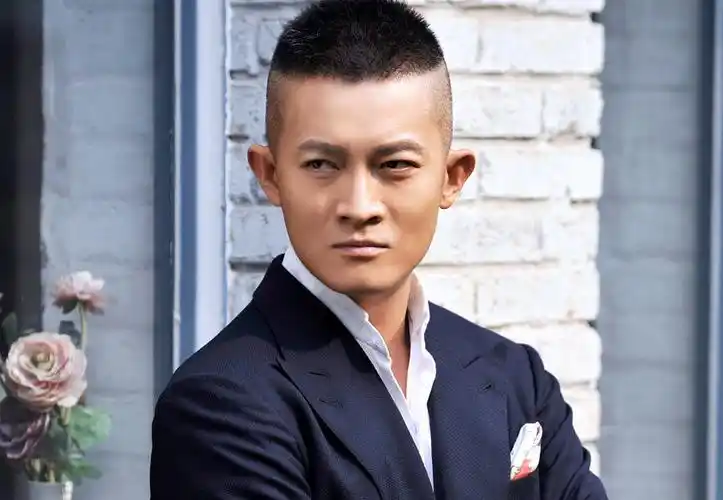 一位非著名男演员的收视之谜,他凭5部剧成为抗战剧第一人