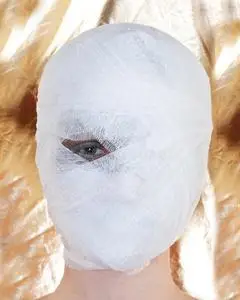 带绷带的病人图片