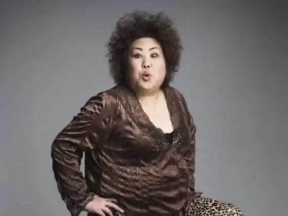 她虽然又胖又丑,但却是"谋女郎"出身,被初恋骗财后她至今单身