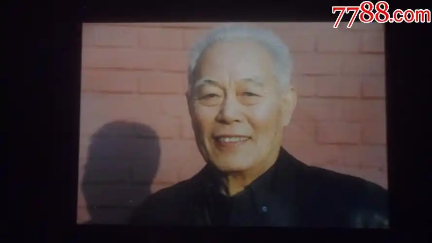 著名电影表演艺术家张勇手