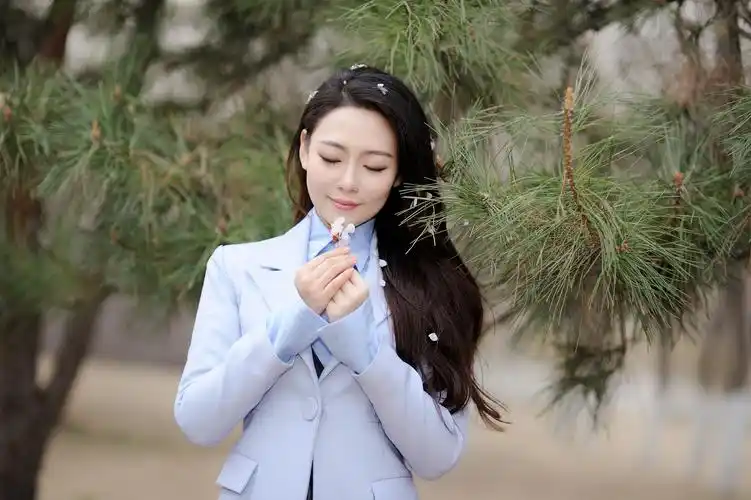 青年歌唱家刘桐唯美写真