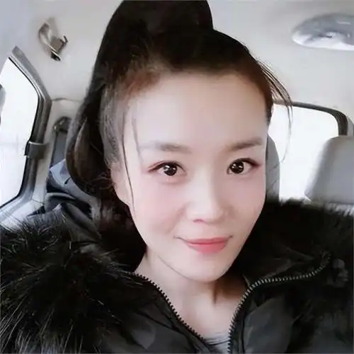 胡琳娜:刚满月被父母抛弃,母亲丁嘉丽愧疚一生,35岁仍未结婚
