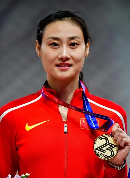 田径——亚锦赛:李玲,徐惠琴包揽撑杆跳高冠亚军