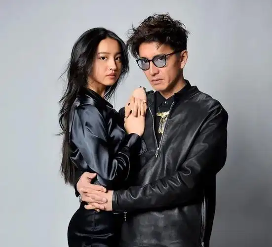 51岁木村拓哉沉稳帅气,和工藤静香甜蜜相守23年,女儿长得很像他|结婚