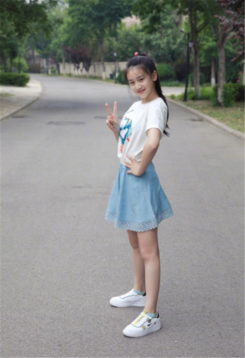 姚明女儿近照曝光,身高已"失控",球迷:这是10岁的小女孩?_姚沁蕾