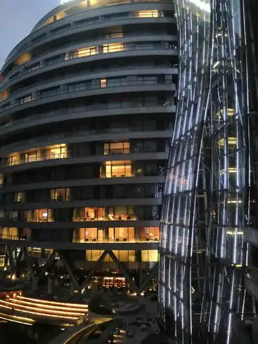 世贸天坑酒店一日游