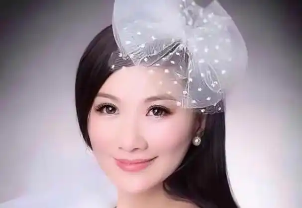 陈怡:是江苏电视台最漂亮的主持人,感情生活却是她的神秘面纱