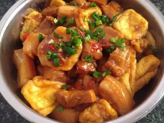 红烧肉豆腐泡