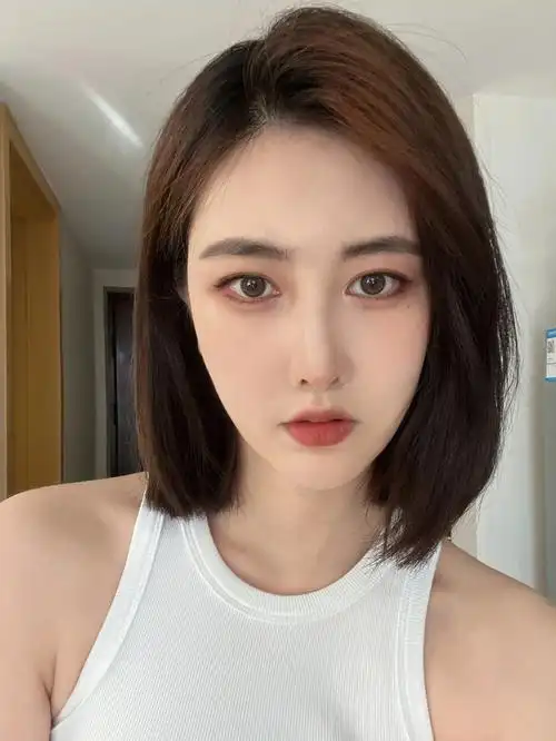 长脸的姐妹一定要试试短发