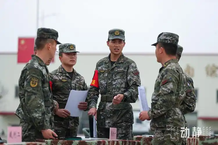 直击武警新兵军事训练会操