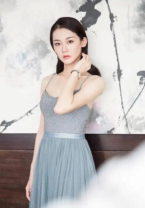 谋女郎苗苗每每看起来都很清纯