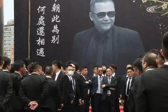 4月1日,陈建文的好友,台湾黑社会团伙天道盟主"铁霸"曾盈富主办了其