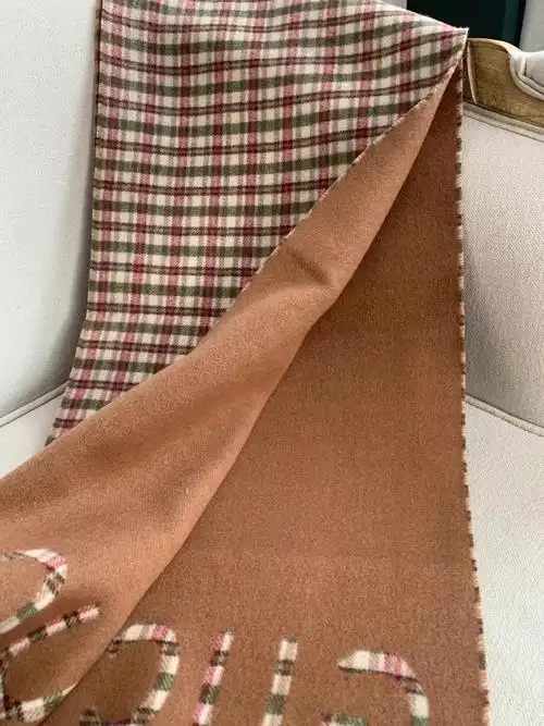 冬日里的一抹粉绿调,颜色炒美!