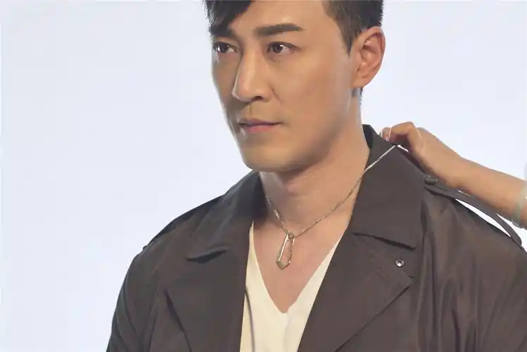 林峯广告大片尽展"好身材"广州站演唱会一票难求