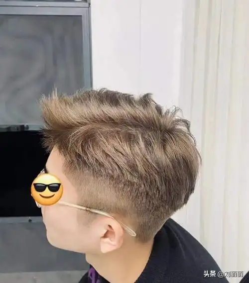 飞机头发型图片(14款高人气男发,流行又帅气,是年轻男士的最爱)