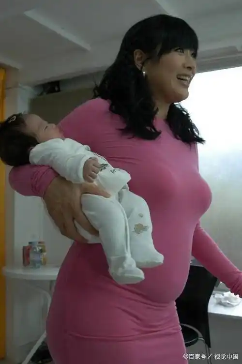 郎朗晒吉娜孕照,身材仍然"人间芭比":天生仙女孕妈骗了所有人_运动鞋