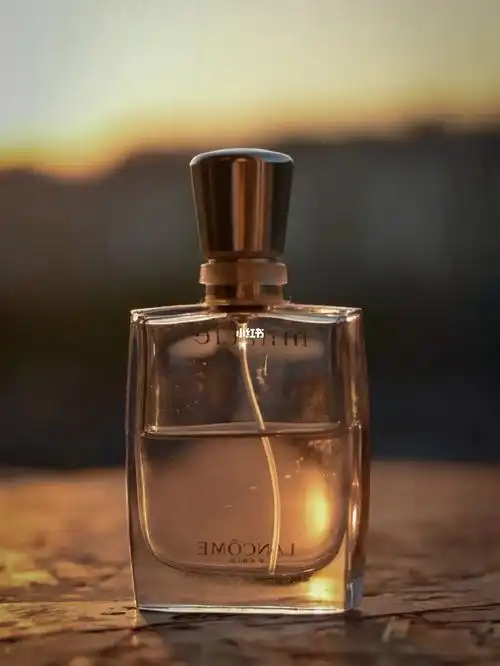 自然光拍静物香水逆光玻璃拍摄