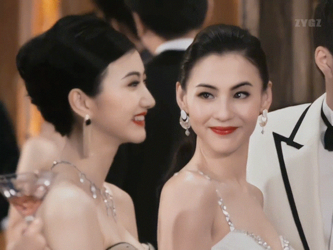 景甜的风姿与美貌同样无可匹敌.