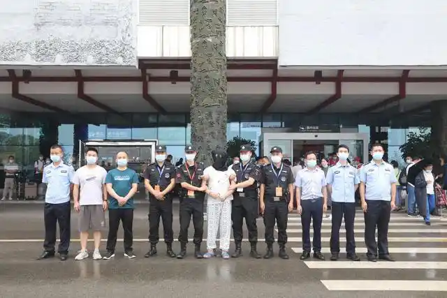 荆州警方跨境抓获重大贩毒嫌疑人