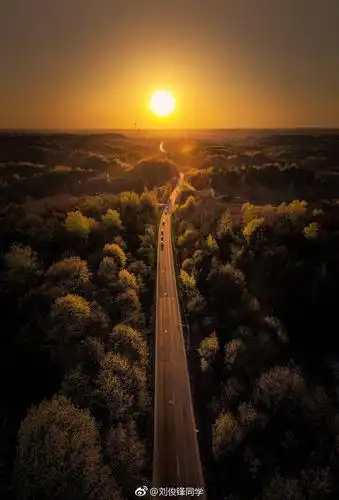 黎明破晓,日落黄昏,午夜降临,你最爱哪一时刻的天空?