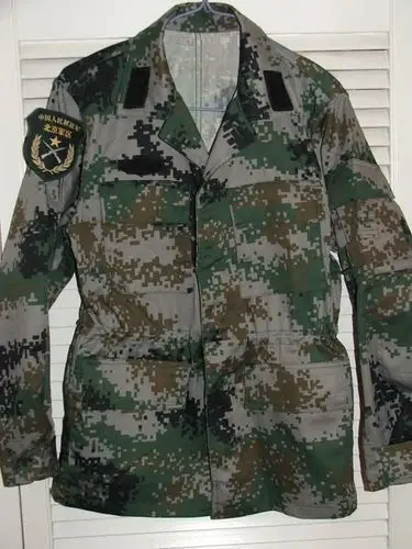 07式陆军迷彩服有几种颜色组成?