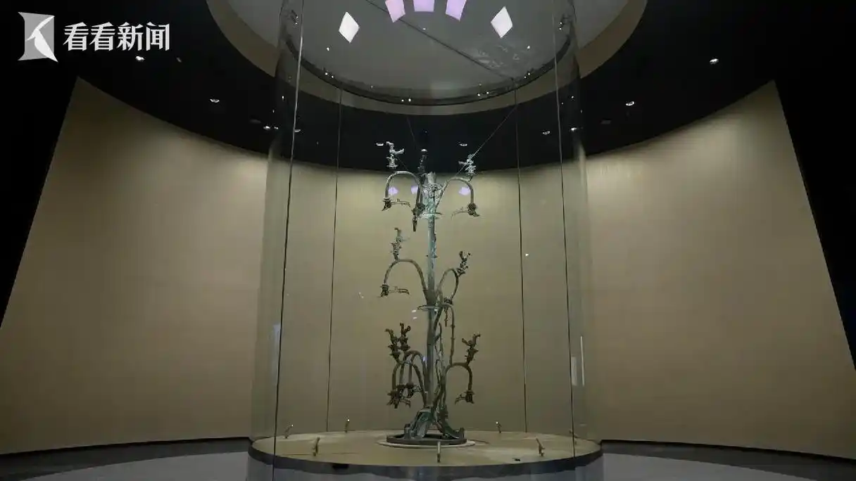 三星堆"焕新":看青铜神树"喜迁新居"_新浪财经_新浪网