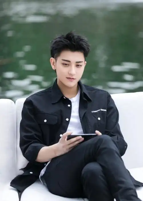 黄子韬公司ceo严重失职被调查,掀起行业风波引震动_腾讯新闻