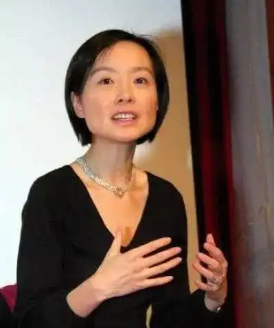 一胖毁所有?看过鲁豫120斤的样子后,网友:喜欢上了!