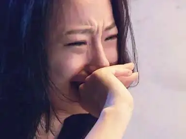 眼泪忍不住的句子忍不住流眼泪的伤感句子说说大全