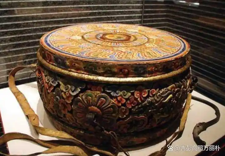 一,好听的阿姐鼓,材质是一个个真实的"阿姐"