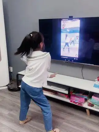 《如愿》:感恩父辈们,山河无恙,烟火寻常,一切如愿#我和我 - 抖音