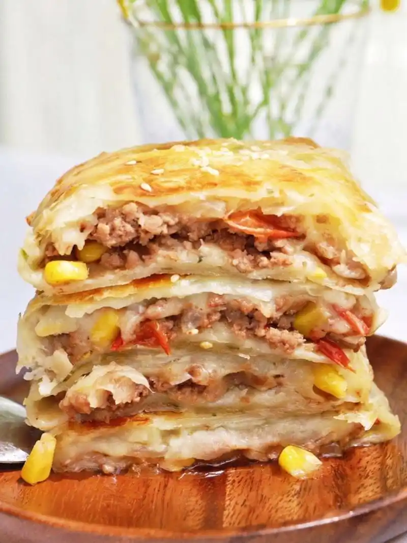 懒人早餐|酥脆多汁流心的牛肉芝士饼 春天总是元气满满,今天吃牛肉