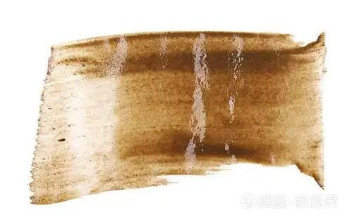 滴的泥浆喷上白色的背景与剪切路径孤立