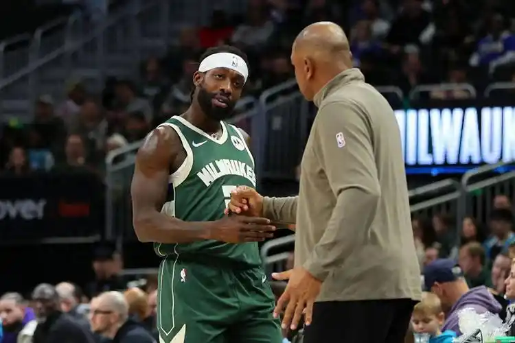 贝弗利:我右手腕韧带撕裂赛季报销了 伤缺3-4个月_医生_小莫_伤病