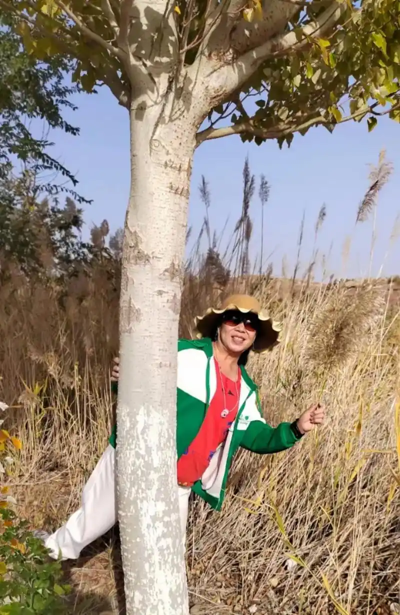 每一张照片都是满满的回忆和足迹  - 英子 - 抖音