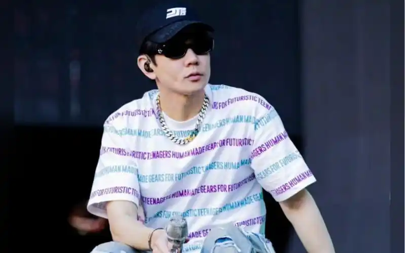 jj#林俊杰#gm墨镜 the bell,小黑超太酷啦 平等的羡慕每一个去演唱会