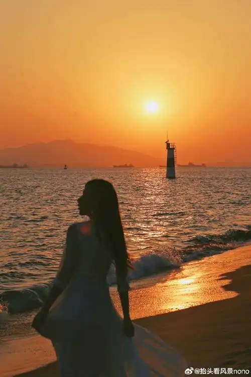 喜欢一路看风景的喜悦,也喜欢拍摄那些不可复制的美.