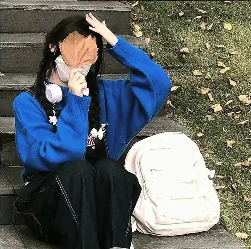 0713蓝色系ins女生真人头像