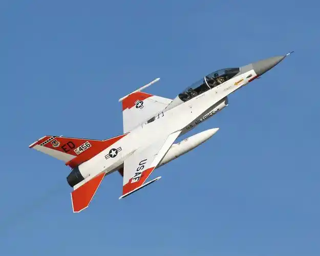 战隼">战隼 /a>"是美国通用动力公司为美空军研制的单发轻型战斗机