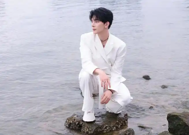 abyb品牌高光大使夏之光