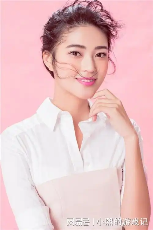 93年山西临汾影视女演员清新自然人称90后功夫小花